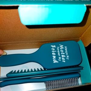 Mother's comb and brush set